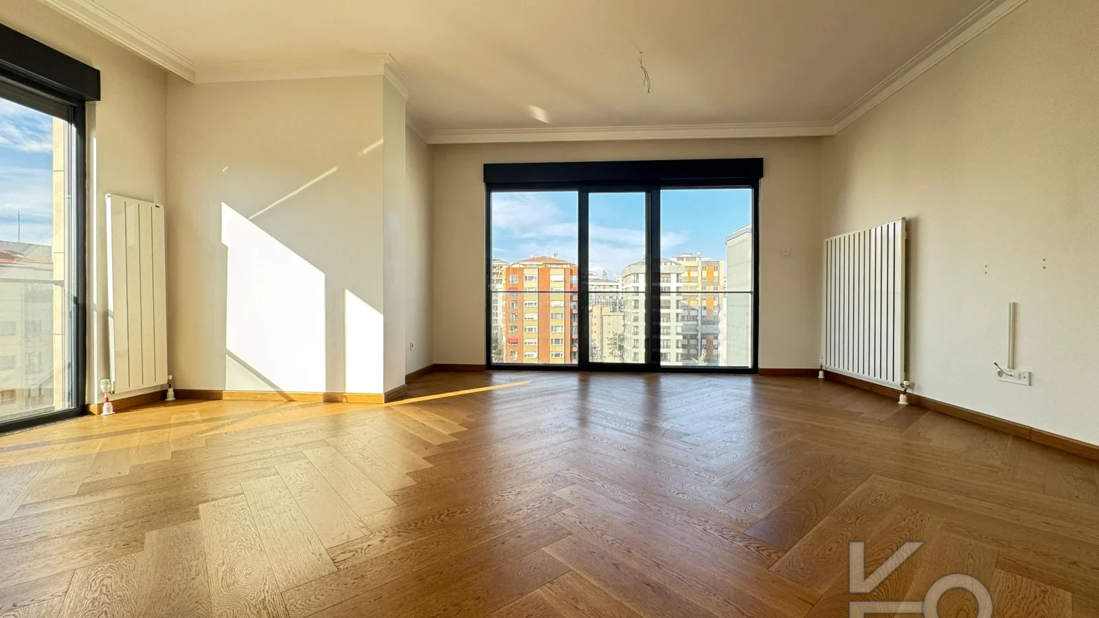 Academy Suadiye Marmaray Ve Bağdat Caddesi Yakını Balkonlu 100m2 Net 3+1