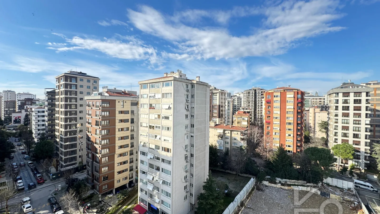 Academy Suadiye Marmaray Ve Bağdat Caddesi Yakını Balkonlu 100m2 Net 3+1
