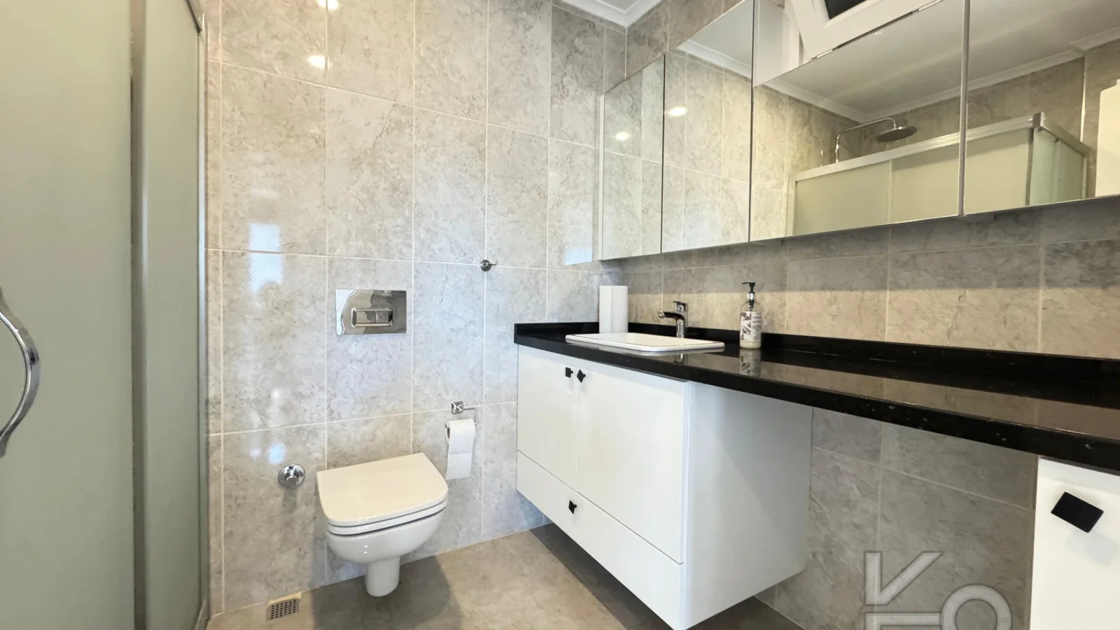 Academy Suadiye Marmaray Ve Bağdat Caddesi Yakını Balkonlu 100m2 Net 3+1