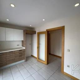 Laci̇vert Cadde Taşmektep'de 7/24 Güvenli̇k Açik Yüzme Havuzlu 100 M² 3+1