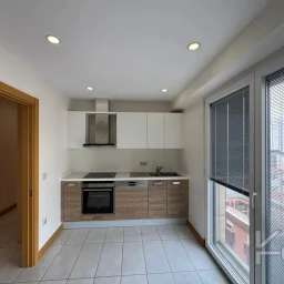 Laci̇vert Cadde Taşmektep'de 7/24 Güvenli̇k Açik Yüzme Havuzlu 100 M² 3+1