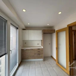 Laci̇vert Cadde Taşmektep'de 7/24 Güvenli̇k Açik Yüzme Havuzlu 100 M² 3+1