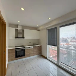 Laci̇vert Cadde Taşmektep'de 7/24 Güvenli̇k Açik Yüzme Havuzlu 100 M² 3+1