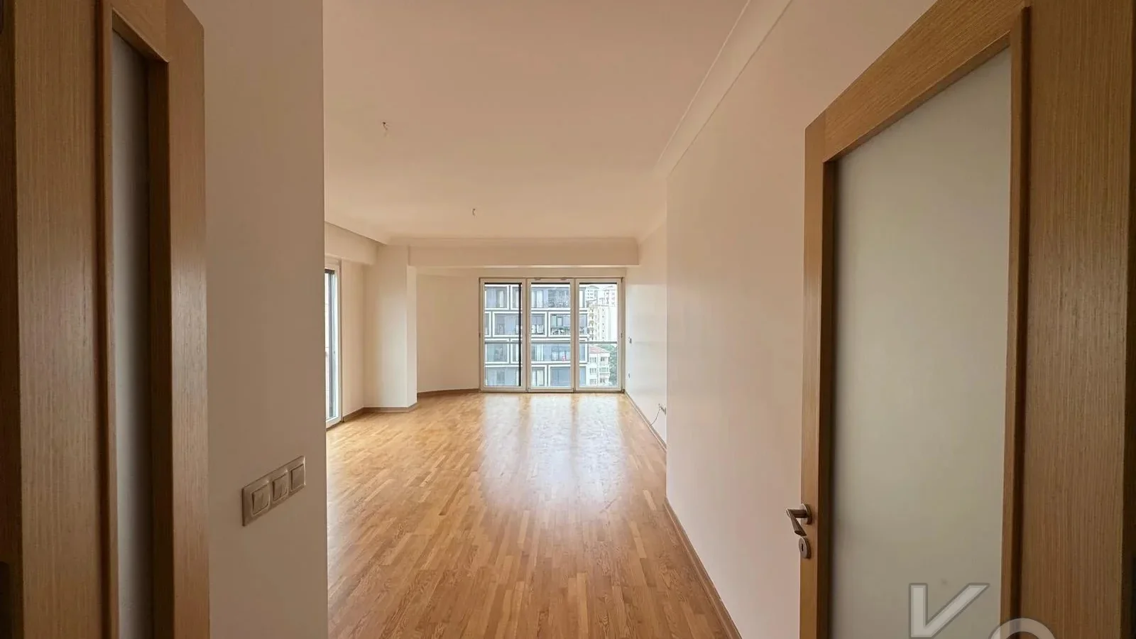 Laci̇vert Cadde Taşmektep'de 7/24 Güvenli̇k Açik Yüzme Havuzlu 100 M² 3+1