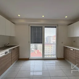 Laci̇vert Cadde Taşmektep'de 7/24 Güvenli̇k Açik Yüzme Havuzlu 100 M² 3+1