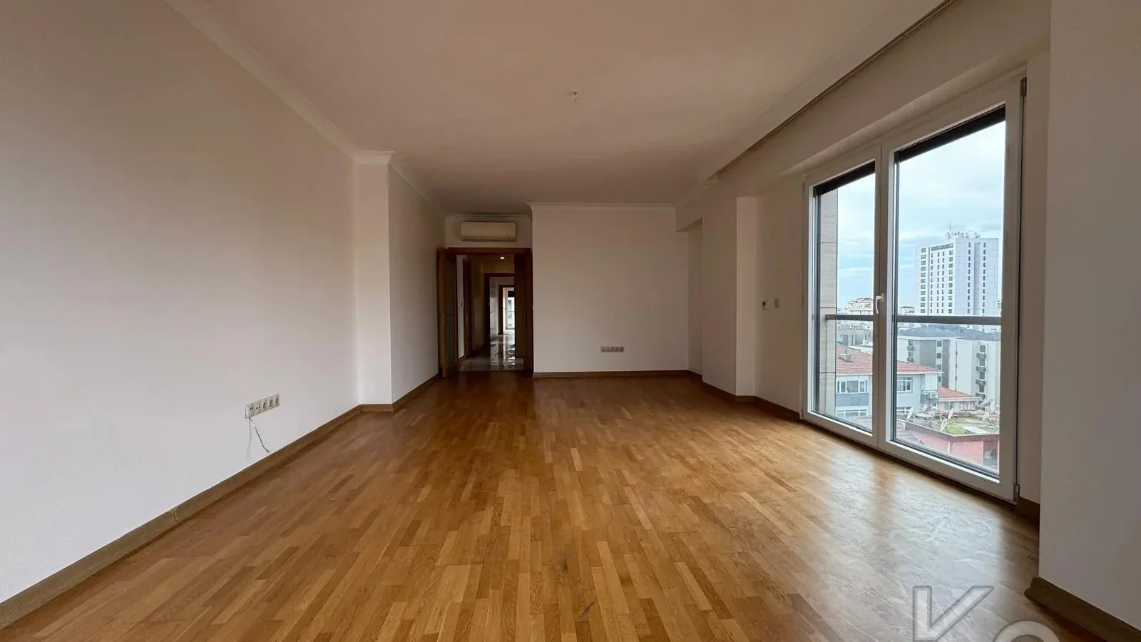 Laci̇vert Cadde Taşmektep'de 7/24 Güvenli̇k Açik Yüzme Havuzlu 100 M² 3+1