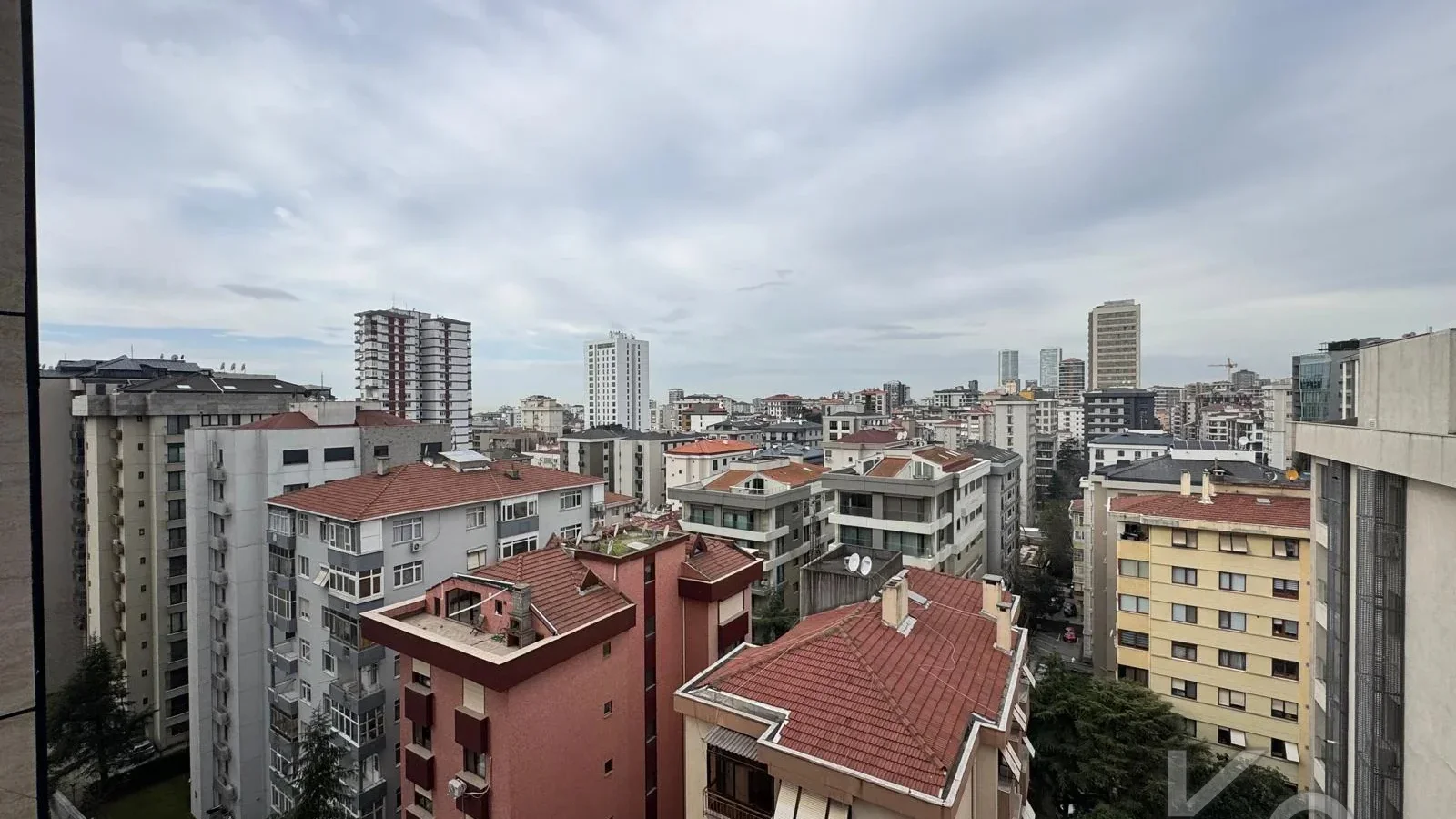 Laci̇vert Cadde Taşmektep'de 7/24 Güvenli̇k Açik Yüzme Havuzlu 100 M² 3+1
