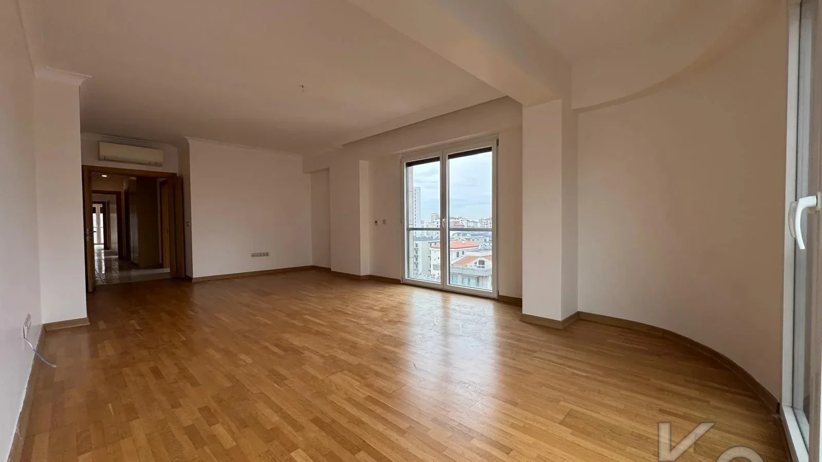 Laci̇vert Cadde Taşmektep'de 7/24 Güvenli̇k Açik Yüzme Havuzlu 100 M² 3+1
