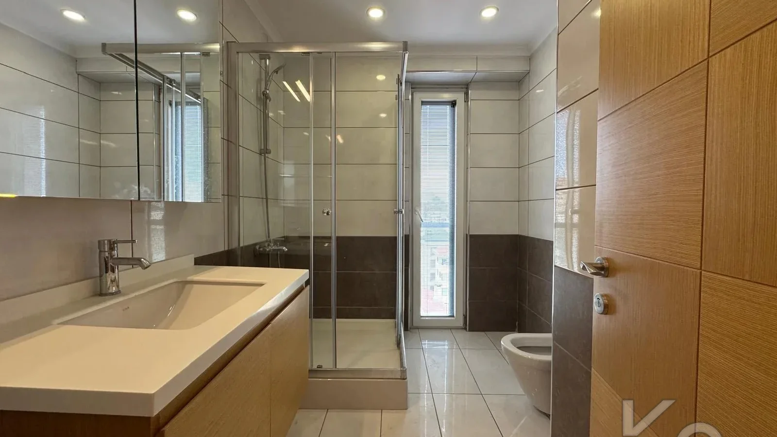 Laci̇vert Cadde Taşmektep'de 7/24 Güvenli̇k Açik Yüzme Havuzlu 100 M² 3+1