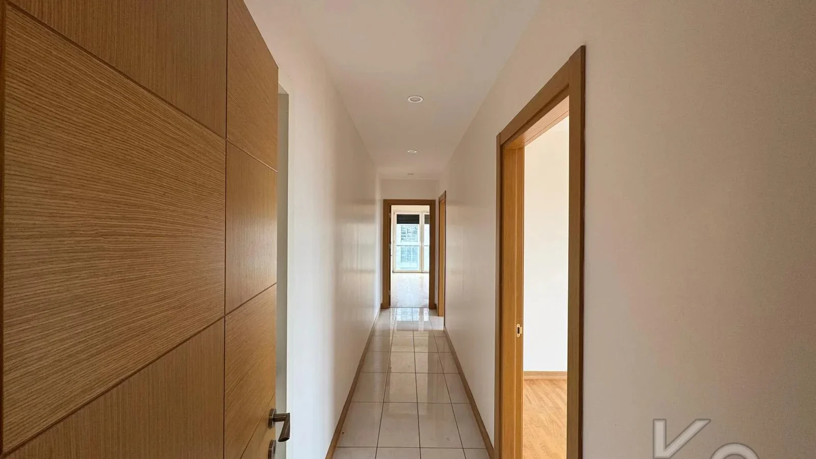Laci̇vert Cadde Taşmektep'de 7/24 Güvenli̇k Açik Yüzme Havuzlu 100 M² 3+1