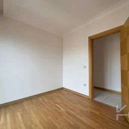 Laci̇vert Cadde Taşmektep'de 7/24 Güvenli̇k Açik Yüzme Havuzlu 100 M² 3+1