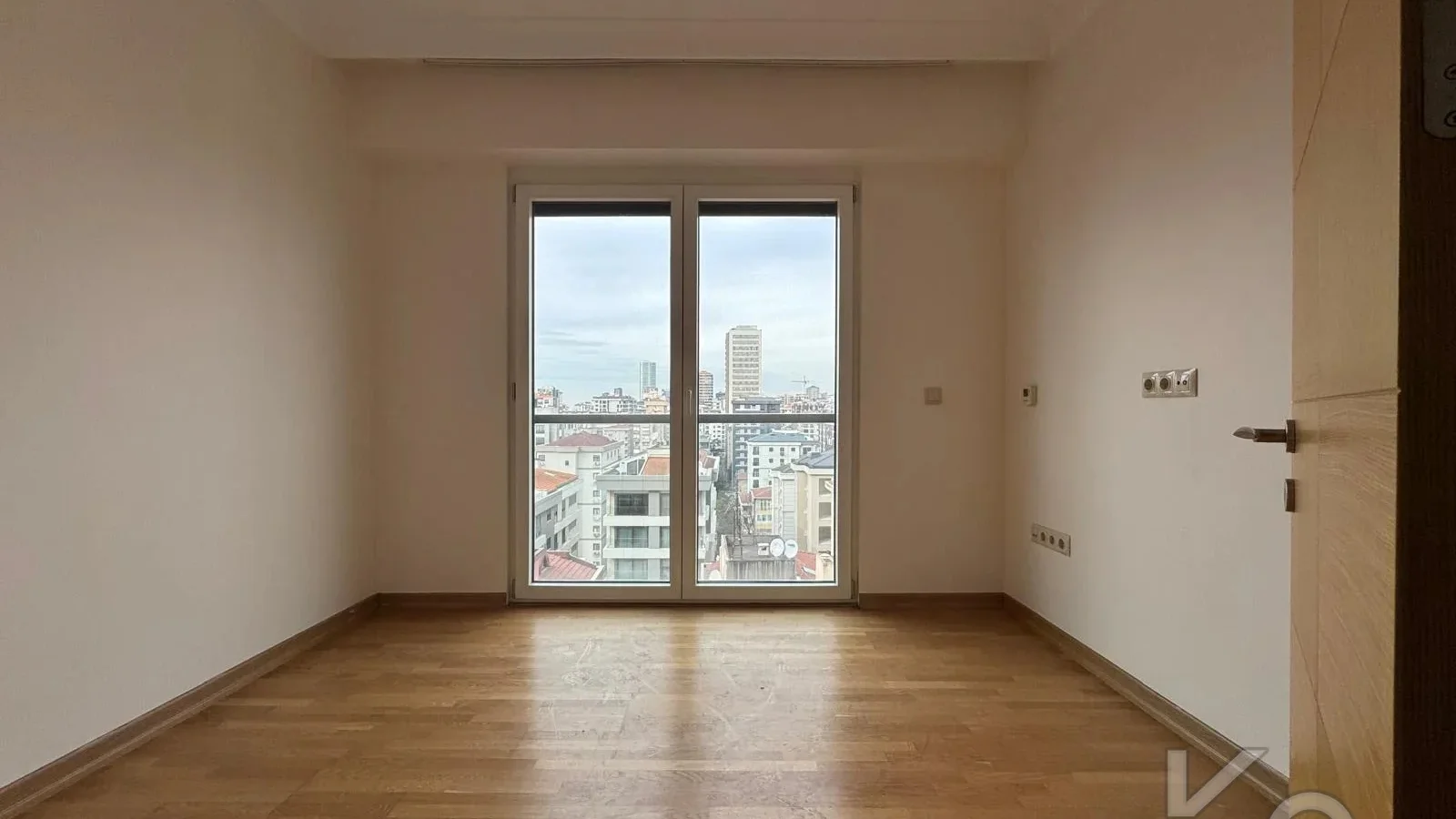 Laci̇vert Cadde Taşmektep'de 7/24 Güvenli̇k Açik Yüzme Havuzlu 100 M² 3+1