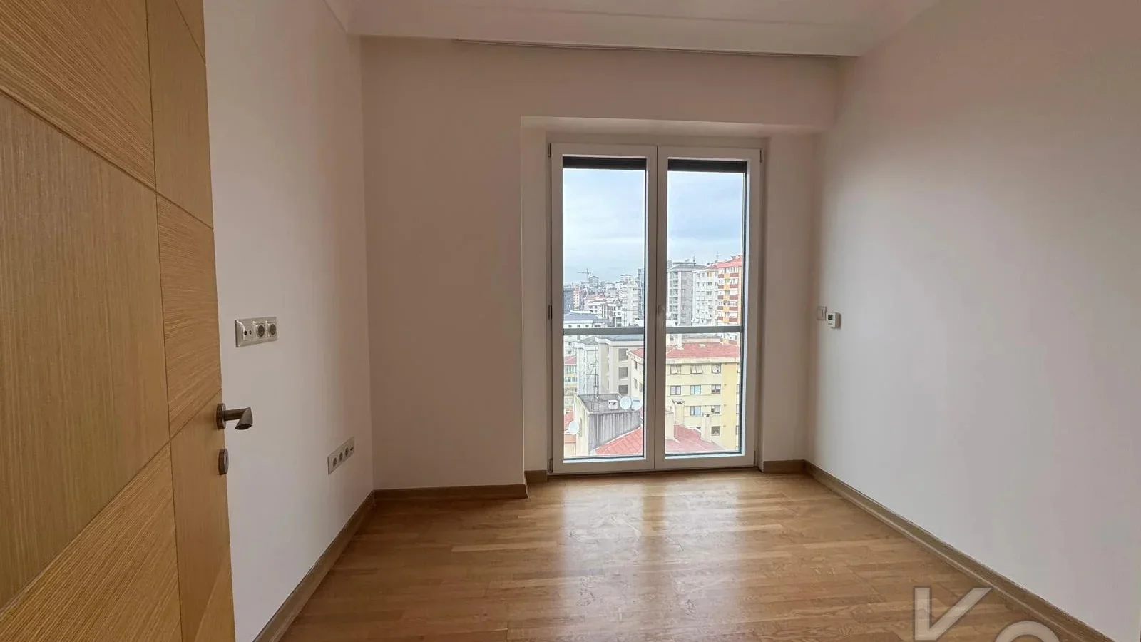 Laci̇vert Cadde Taşmektep'de 7/24 Güvenli̇k Açik Yüzme Havuzlu 100 M² 3+1