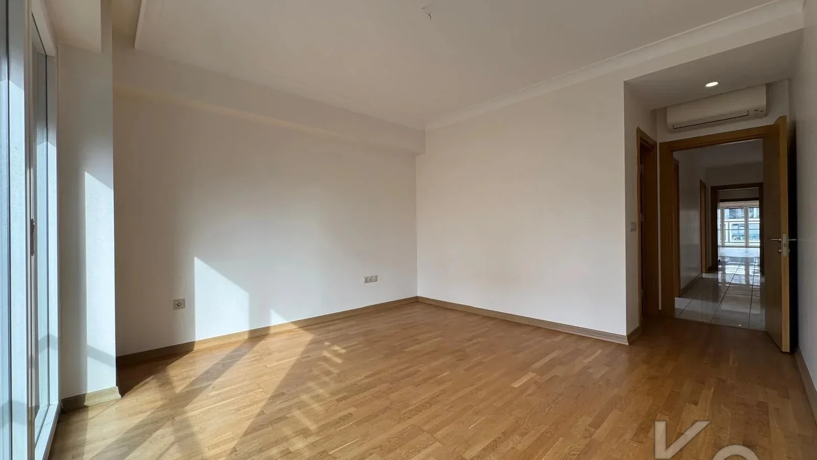 Laci̇vert Cadde Taşmektep'de 7/24 Güvenli̇k Açik Yüzme Havuzlu 100 M² 3+1