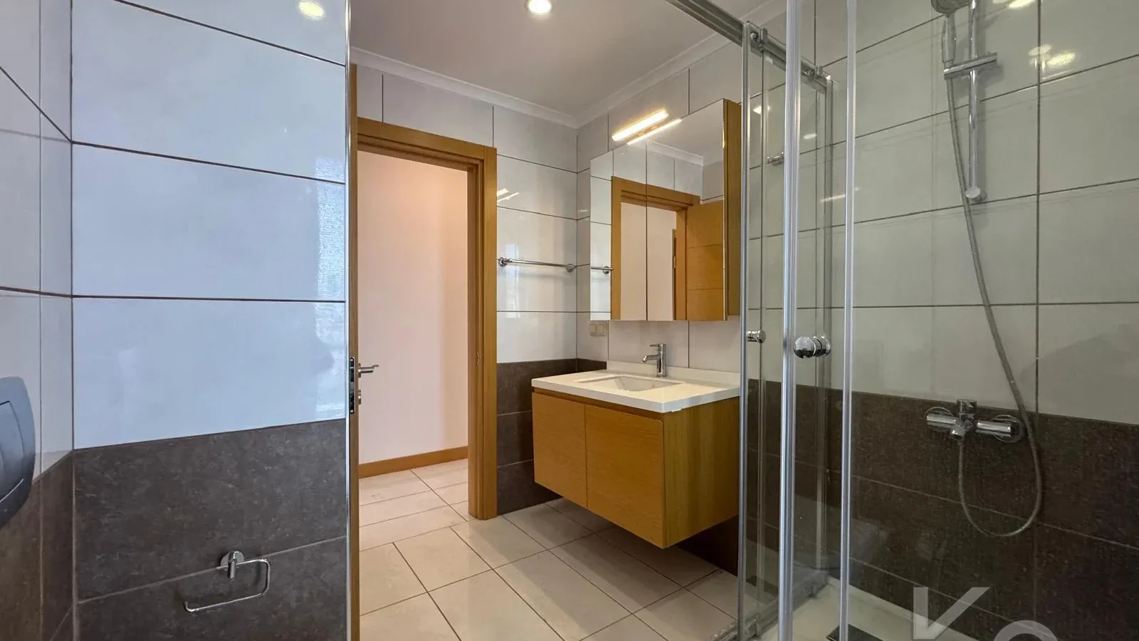 Laci̇vert Cadde Taşmektep'de 7/24 Güvenli̇k Açik Yüzme Havuzlu 100 M² 3+1