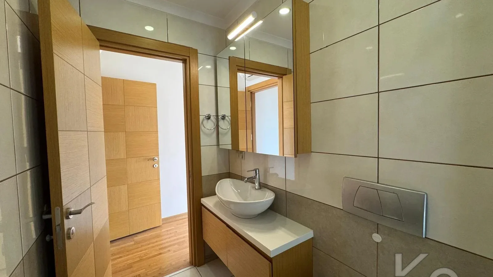 Laci̇vert Cadde Taşmektep'de 7/24 Güvenli̇k Açik Yüzme Havuzlu 100 M² 3+1
