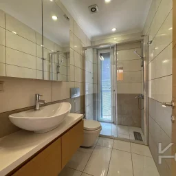 Laci̇vert Cadde Taşmektep'de 7/24 Güvenli̇k Açik Yüzme Havuzlu 100 M² 3+1