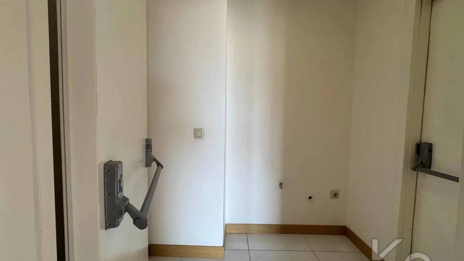 Laci̇vert Cadde Taşmektep'de 7/24 Güvenli̇k Açik Yüzme Havuzlu 100 M² 3+1