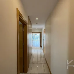 Laci̇vert Cadde Taşmektep'de 7/24 Güvenli̇k Açik Yüzme Havuzlu 100 M² 3+1