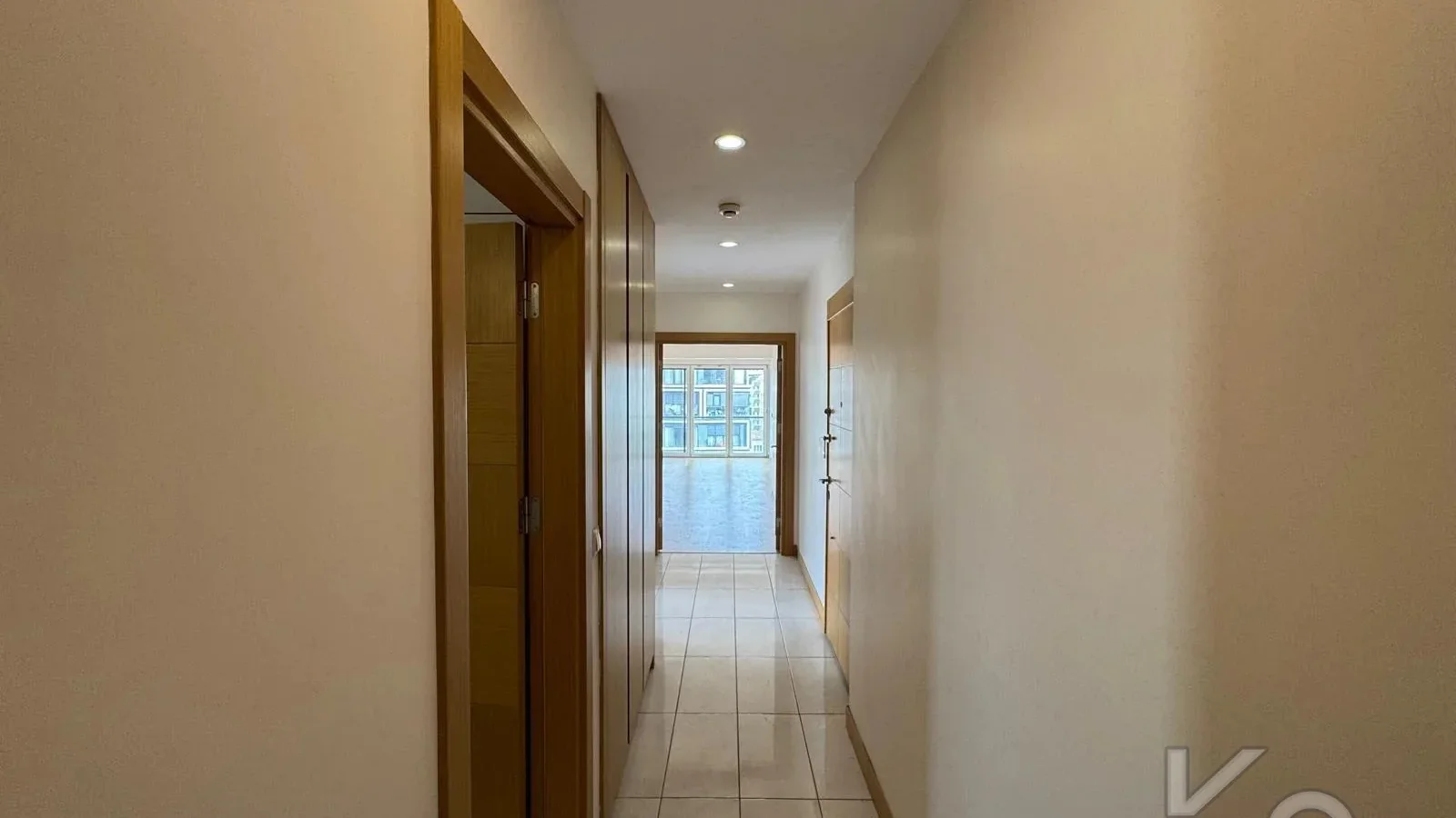 Laci̇vert Cadde Taşmektep'de 7/24 Güvenli̇k Açik Yüzme Havuzlu 100 M² 3+1