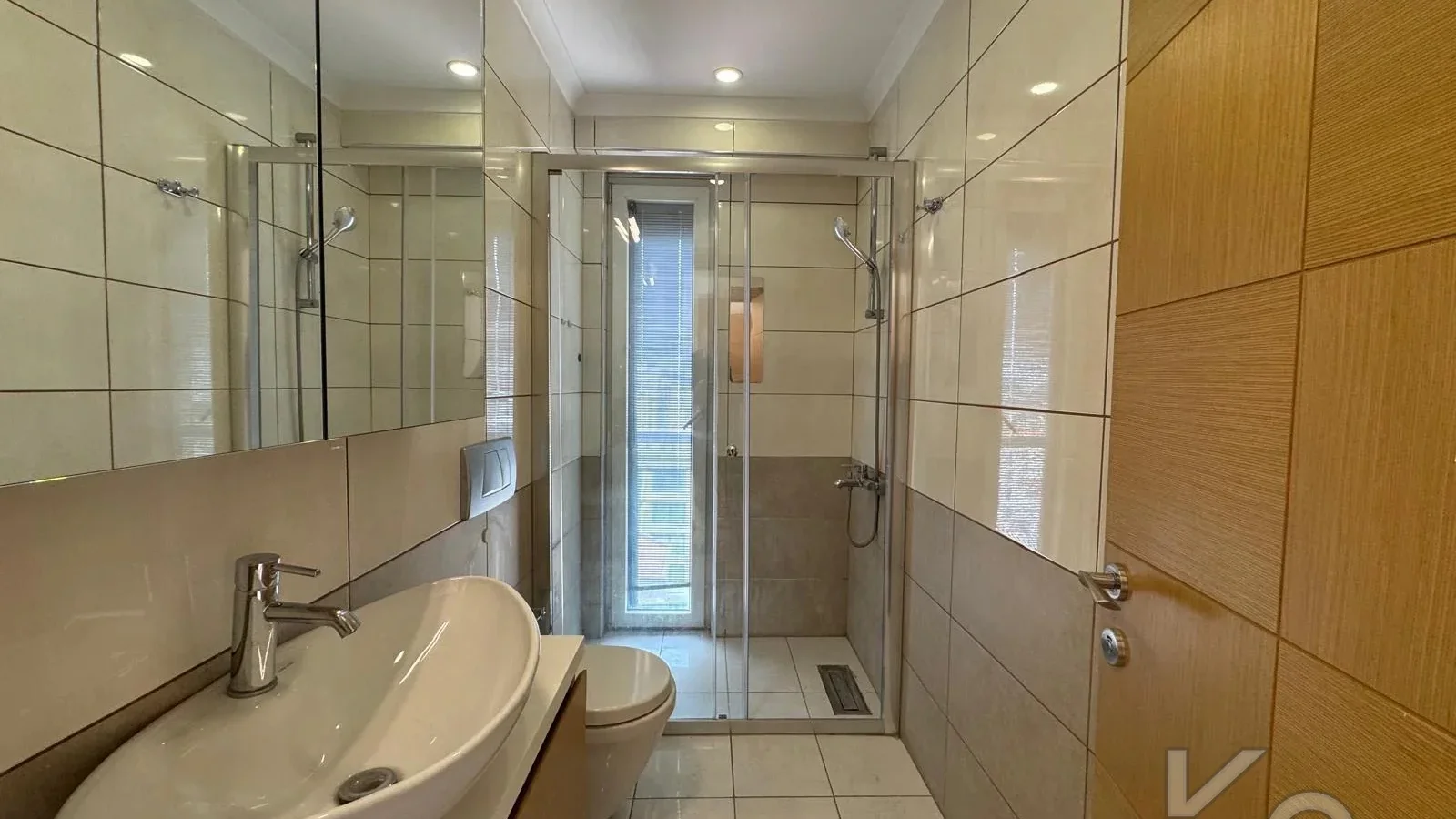 Laci̇vert Cadde Taşmektep'de 7/24 Güvenli̇k Açik Yüzme Havuzlu 100 M² 3+1