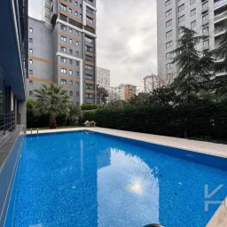 Laci̇vert Cadde Taşmektep'de 7/24 Güvenli̇k Açik Yüzme Havuzlu 100 M² 3+1