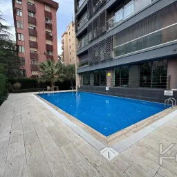 Laci̇vert Cadde Taşmektep'de 7/24 Güvenli̇k Açik Yüzme Havuzlu 100 M² 3+1
