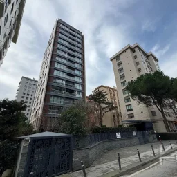 Laci̇vert Cadde Taşmektep'de 7/24 Güvenli̇k Açik Yüzme Havuzlu 100 M² 3+1