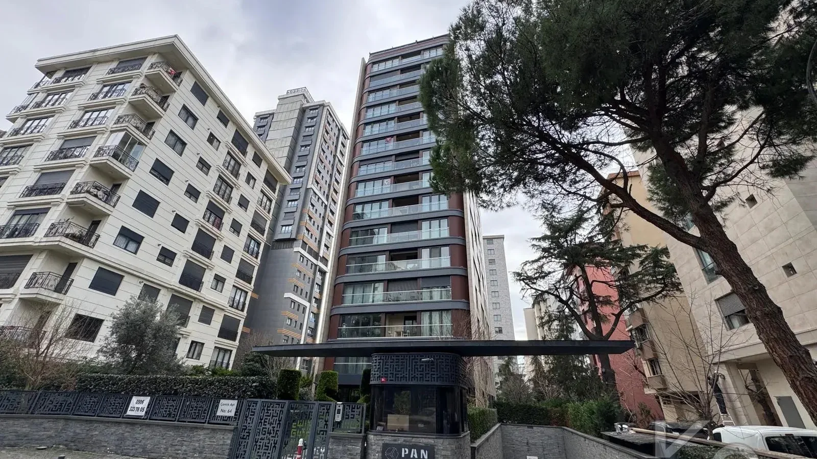 Laci̇vert Cadde Taşmektep'de 7/24 Güvenli̇k Açik Yüzme Havuzlu 100 M² 3+1