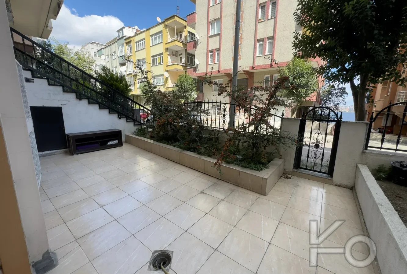 Rookz Fark Avcilar Göl Manzarali Bahçe Katinda 1+1 Satilik Dai̇re