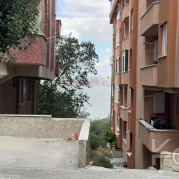 Rookz Fark Avcilar Göl Manzarali Bahçe Katinda 1+1 Satilik Dai̇re