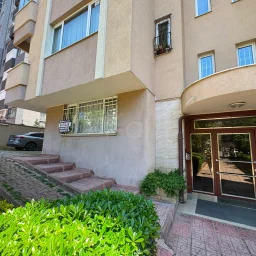 Laci̇vertcadde Bostanci'da Yatirim Firsati 80m² Net 2+1