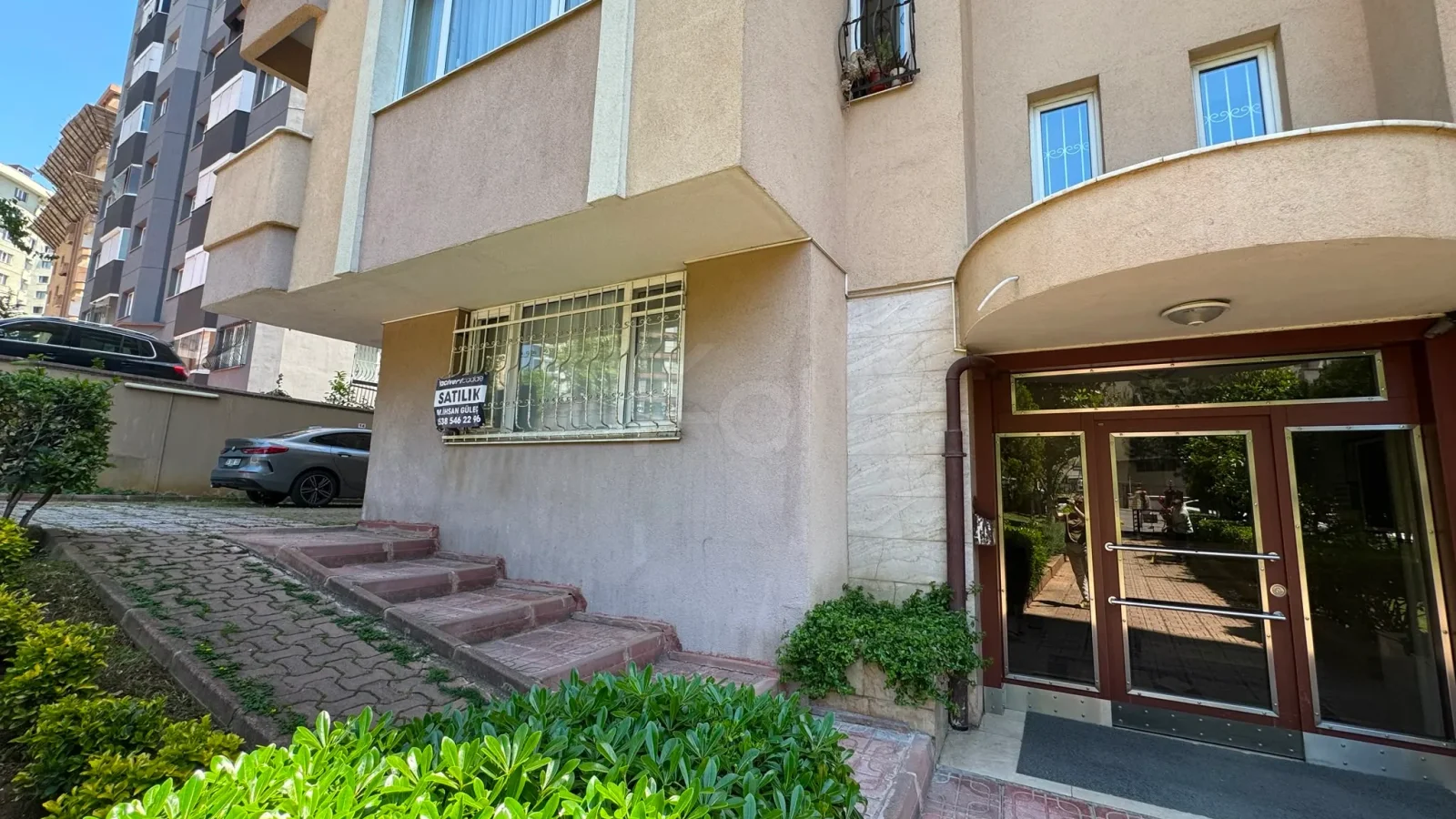 Laci̇vertcadde Bostanci'da Yatirim Firsati 80m² Net 2+1