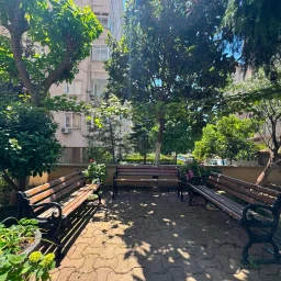 Laci̇vertcadde Bostanci'da Yatirim Firsati 80m² Net 2+1