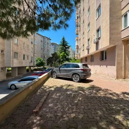 Laci̇vertcadde Bostanci'da Yatirim Firsati 80m² Net 2+1