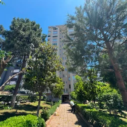 Laci̇vertcadde Bostanci'da Yatirim Firsati 80m² Net 2+1