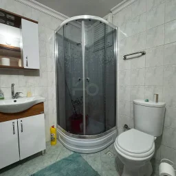 Laci̇vertcadde Bostanci'da Yatirim Firsati 80m² Net 2+1