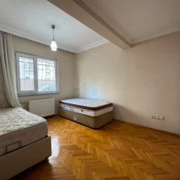 Laci̇vertcadde Bostanci'da Yatirim Firsati 80m² Net 2+1