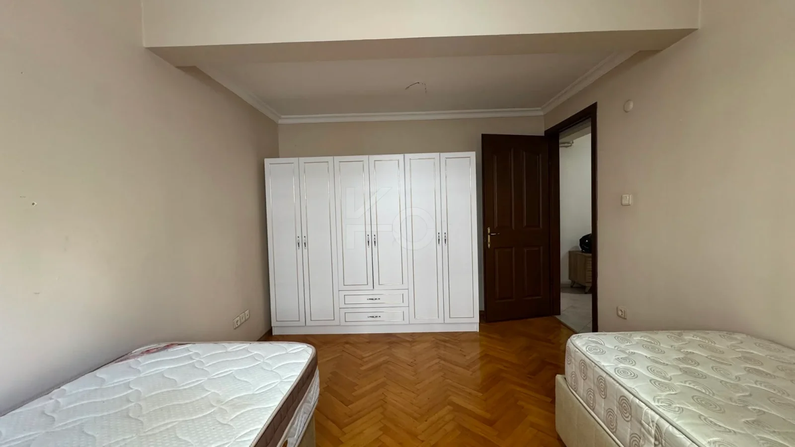 Laci̇vertcadde Bostanci'da Yatirim Firsati 80m² Net 2+1