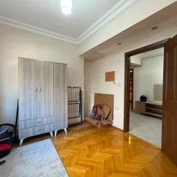 Laci̇vertcadde Bostanci'da Yatirim Firsati 80m² Net 2+1