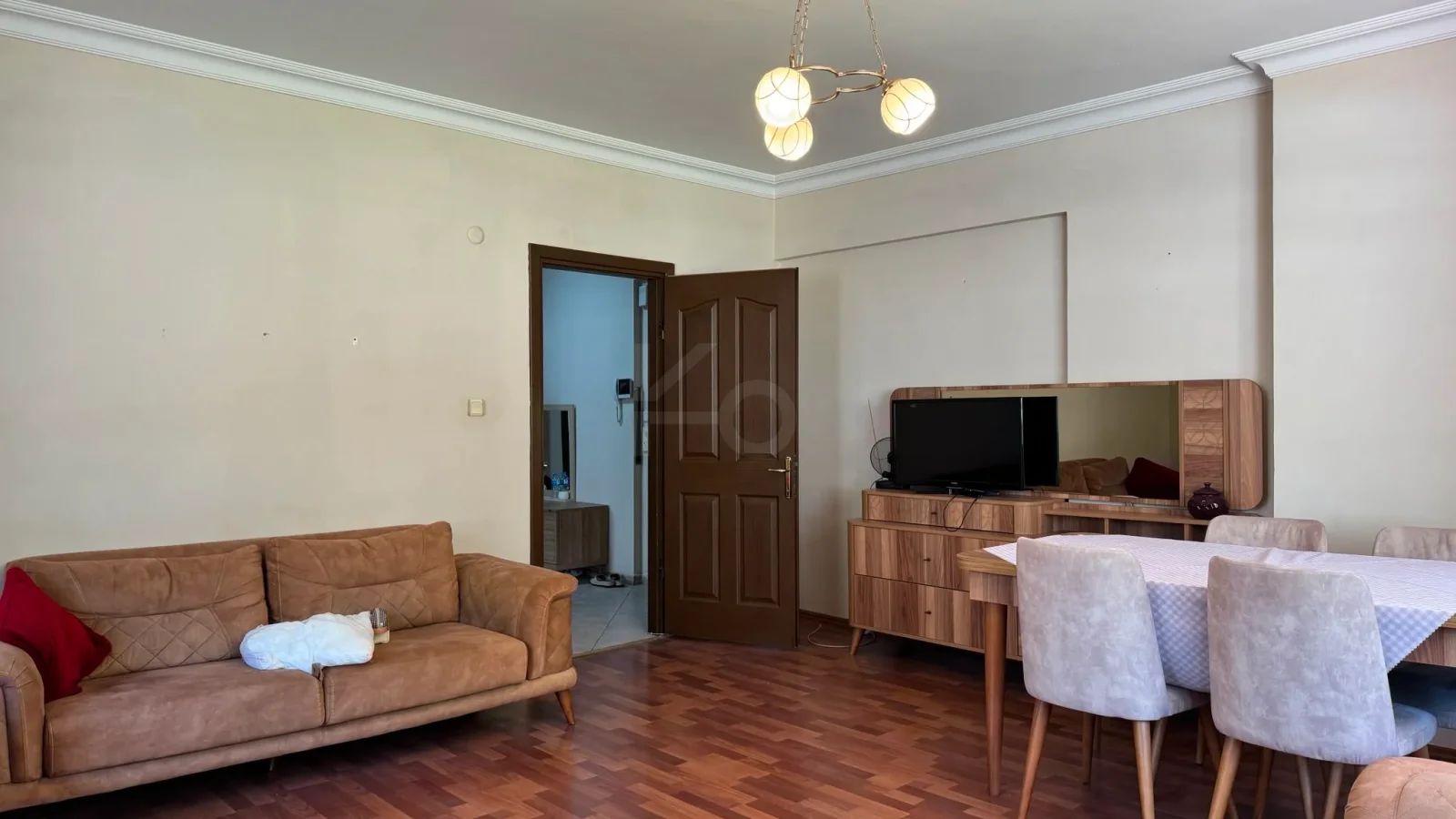 Laci̇vertcadde Bostanci'da Yatirim Firsati 80m² Net 2+1