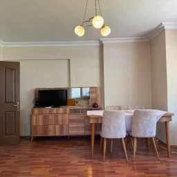 Laci̇vertcadde Bostanci'da Yatirim Firsati 80m² Net 2+1