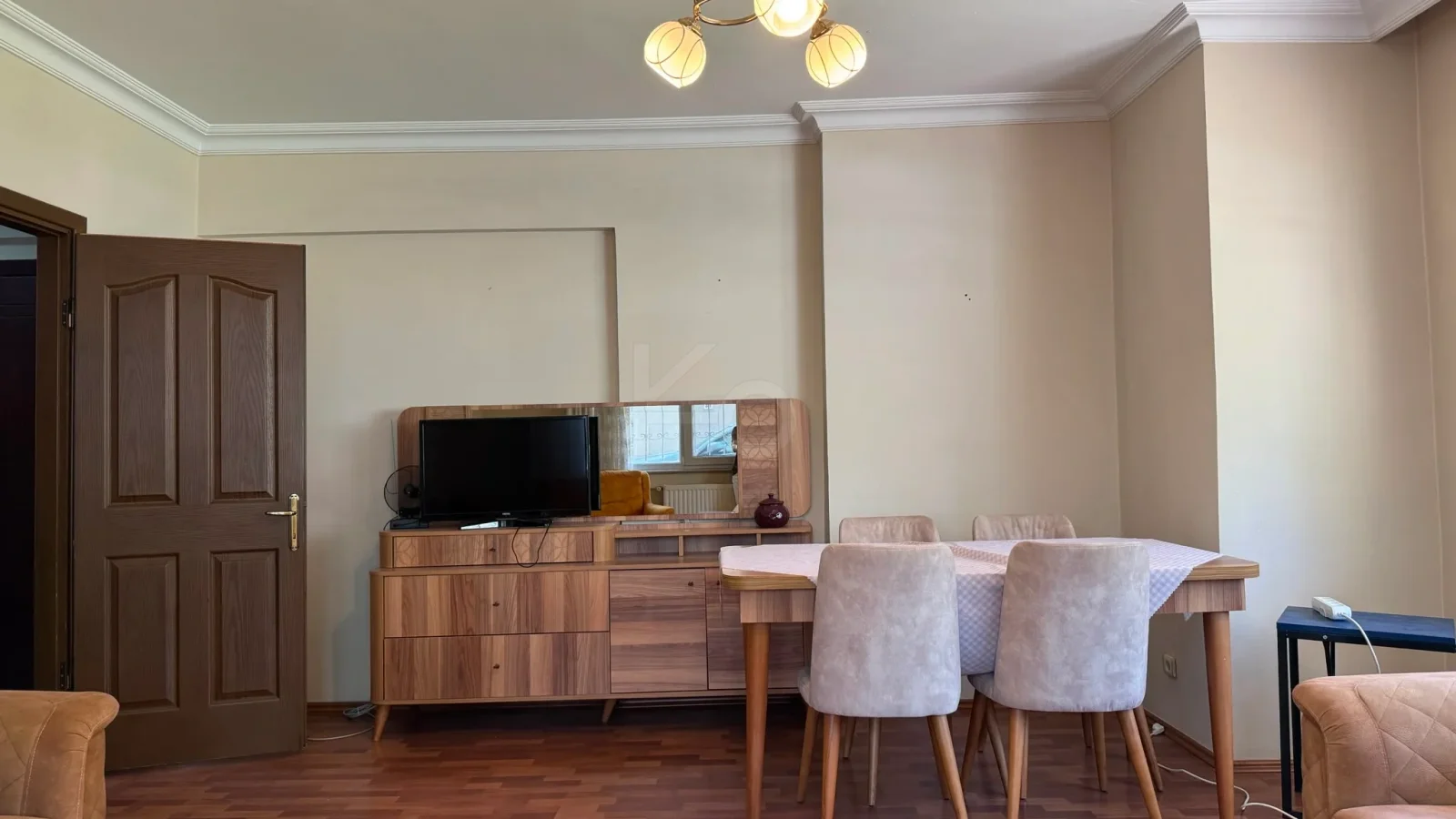 Laci̇vertcadde Bostanci'da Yatirim Firsati 80m² Net 2+1