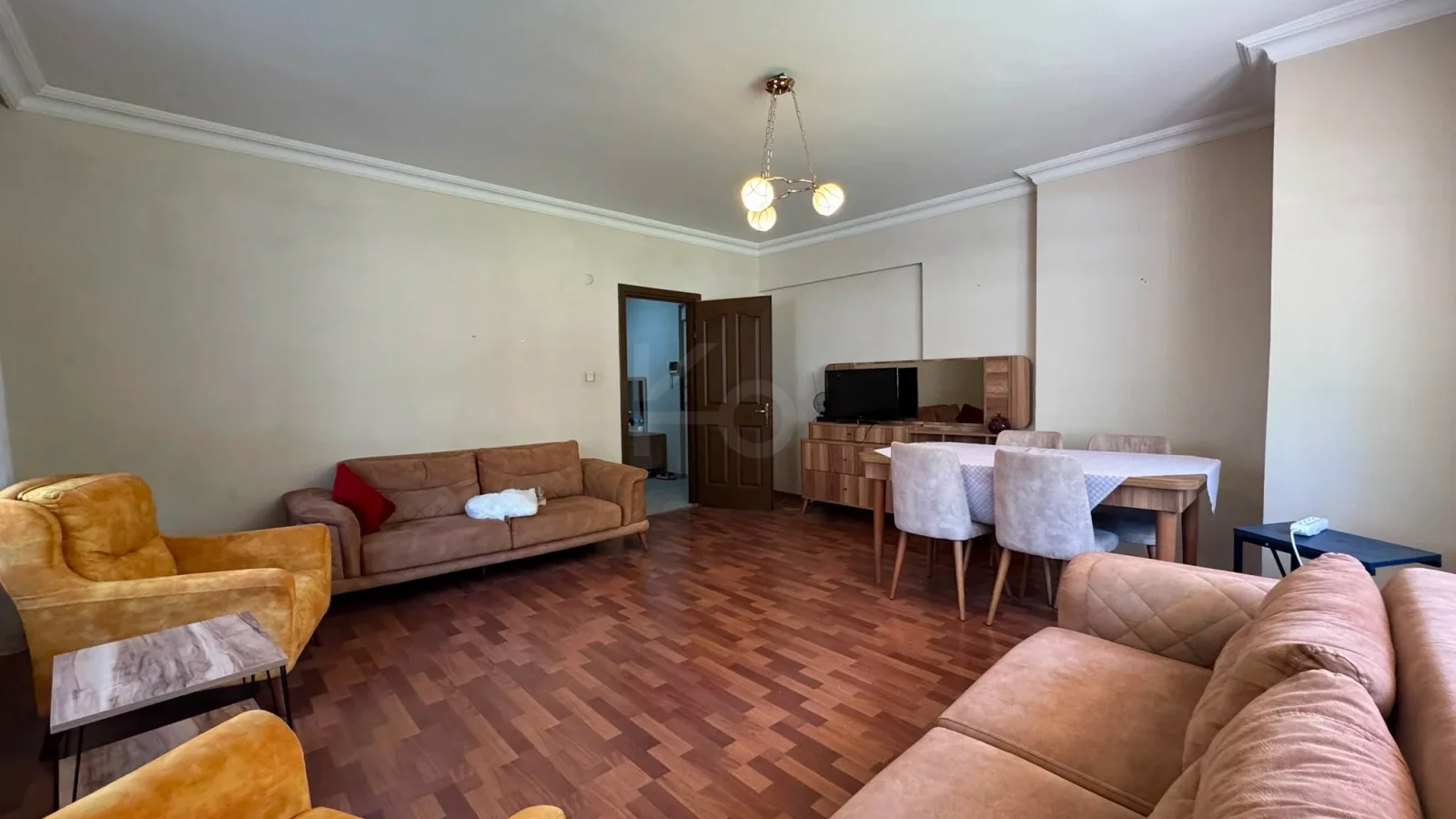 Laci̇vertcadde Bostanci'da Yatirim Firsati 80m² Net 2+1