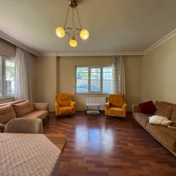 Laci̇vertcadde Bostanci'da Yatirim Firsati 80m² Net 2+1