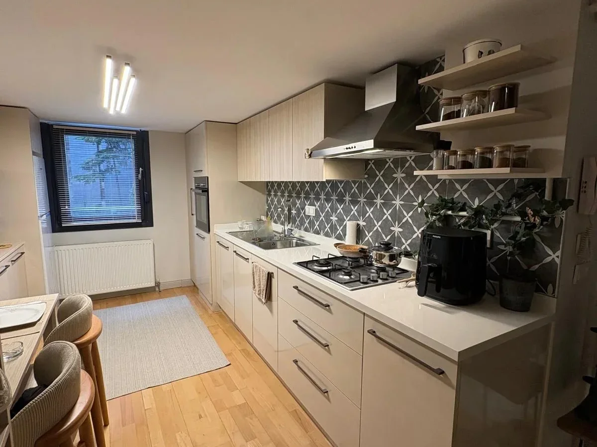 Laci̇vertcadde Çatalçeşme Özel Mimari Tasarımlı Loft 58m² 1+1