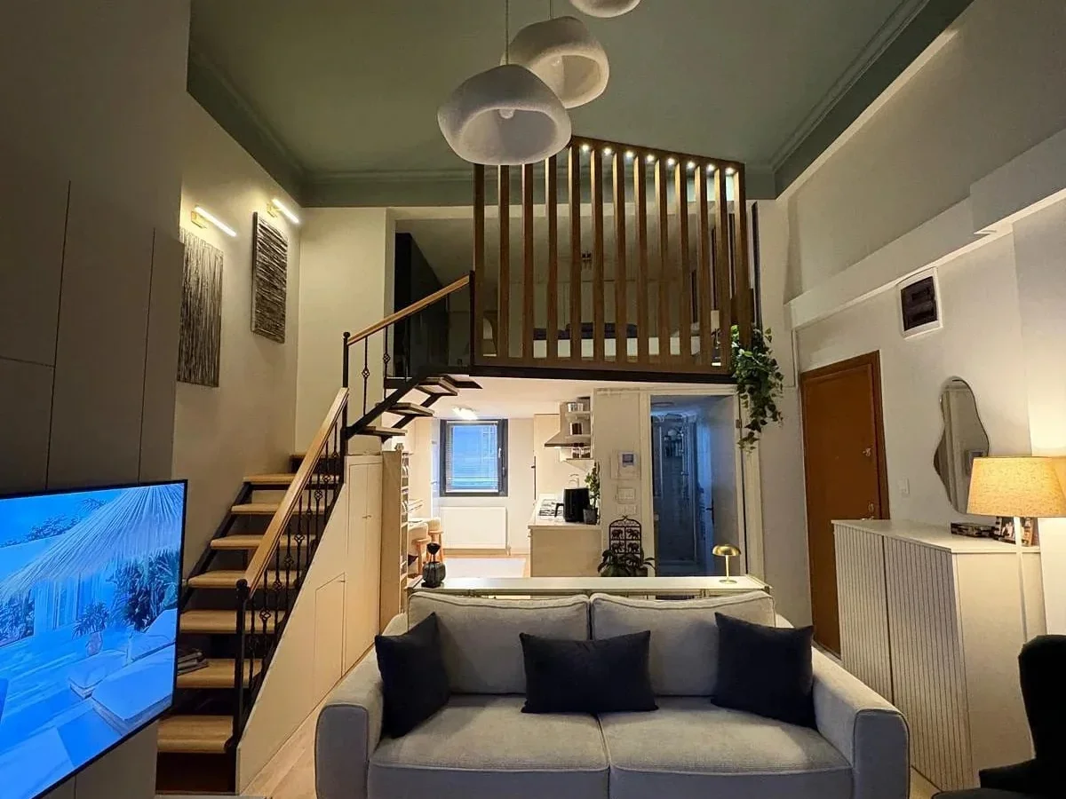 Laci̇vertcadde Çatalçeşme Özel Mimari Tasarımlı Loft 58m² 1+1