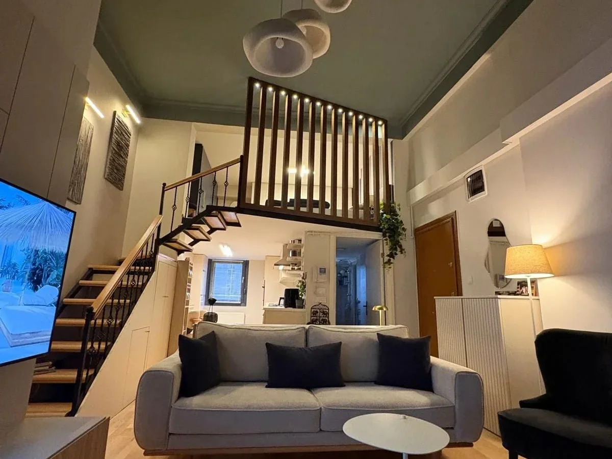 Laci̇vertcadde Çatalçeşme Özel Mimari Tasarımlı Loft 58m² 1+1