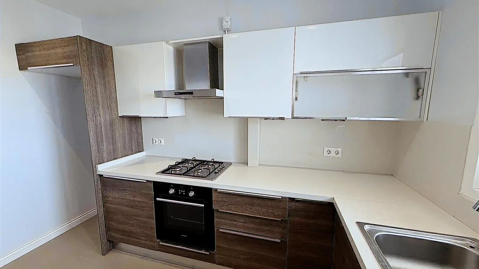 Mutluol Proje'den Caddebostan Sahilde Çok Şık Kullanışlı Dubleks