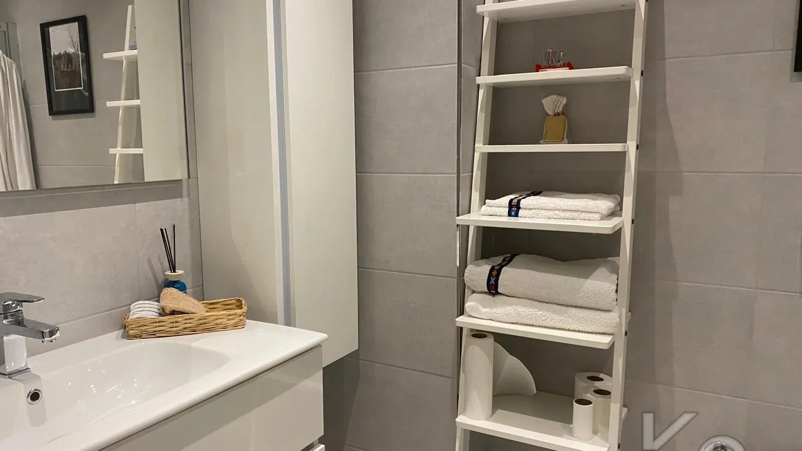 Academy Fenerbahçe Kalamış Caddesi Üzerinde Prestijli Bina Deniz Manzaralı 125m2 Net 3+1 Satılık